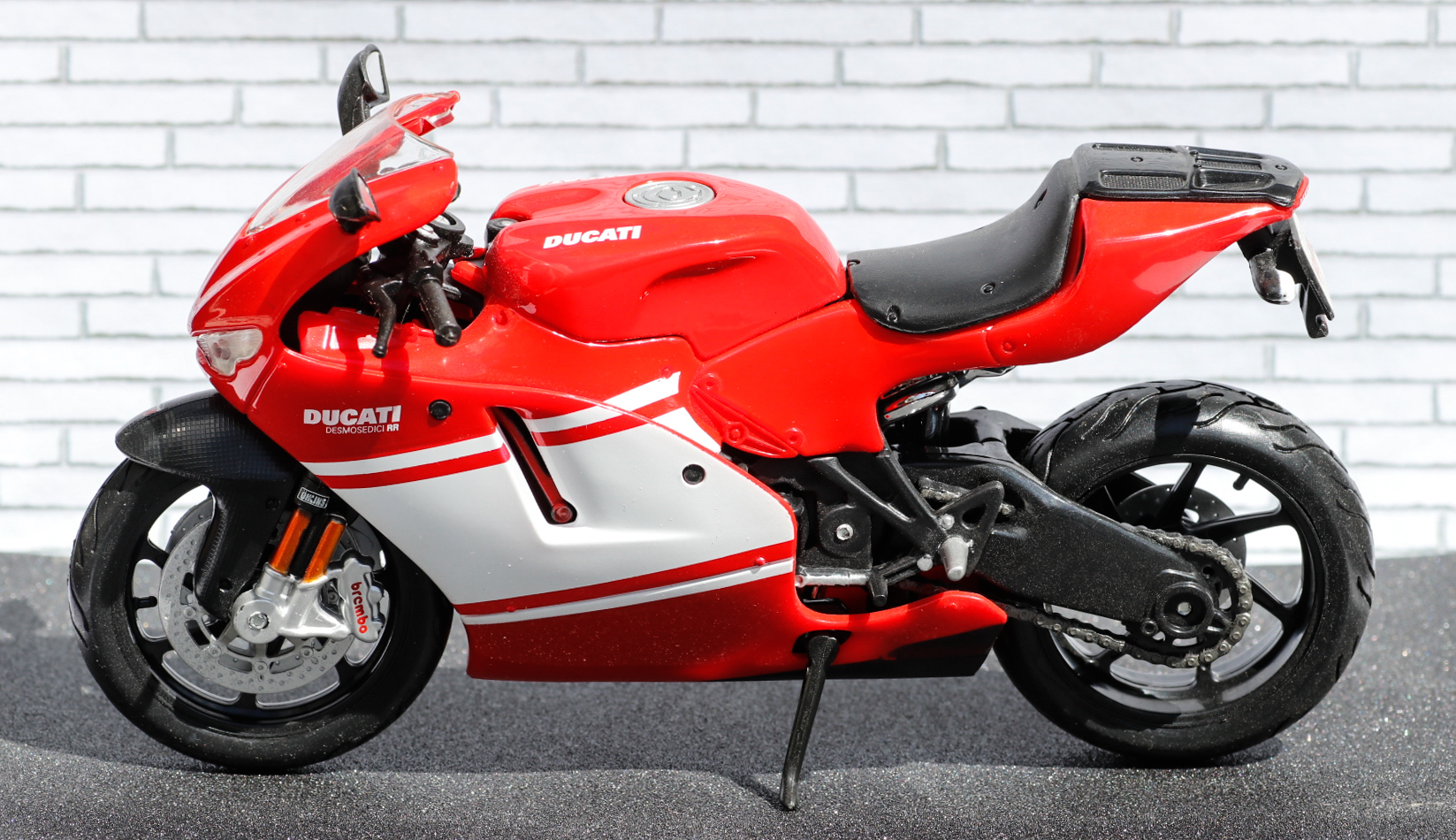 Maisto 1-12 Ducati Desmosedici RR
